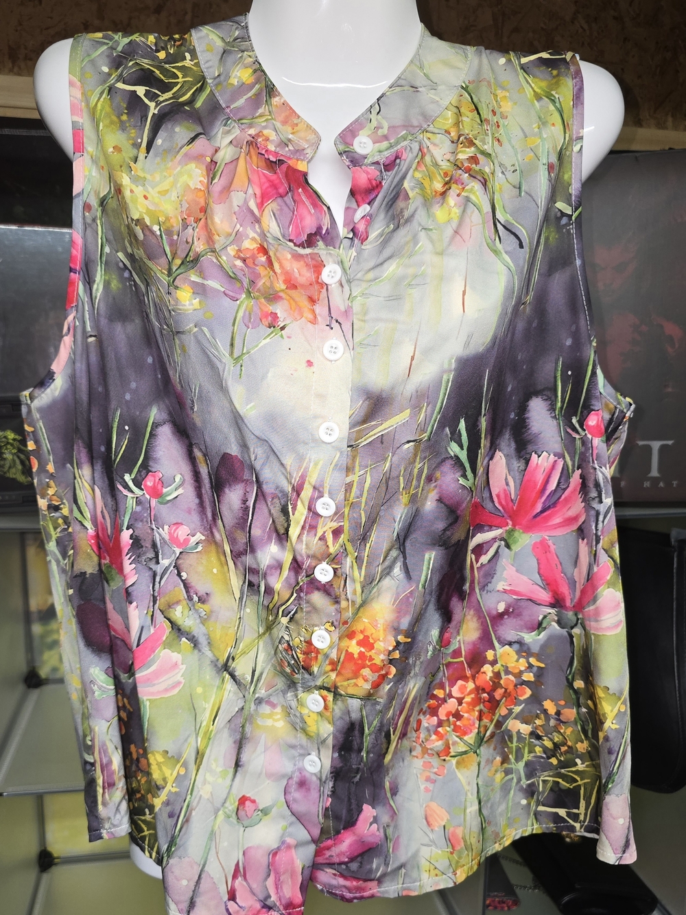 #97 SHEIN Sleeveless Floral Watercolor Blouse - Pink & Gray